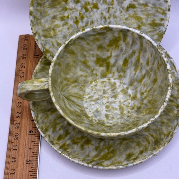 12 pc Melamine Tea Cup, Saucer and Bowl Set Confetti/Camouflage green and white. - Picture 6 of 8
